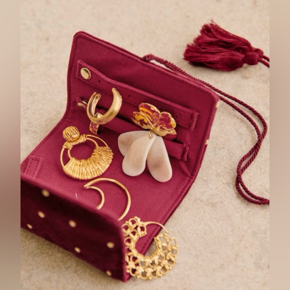 Sézane Mini Jewelry Wrap